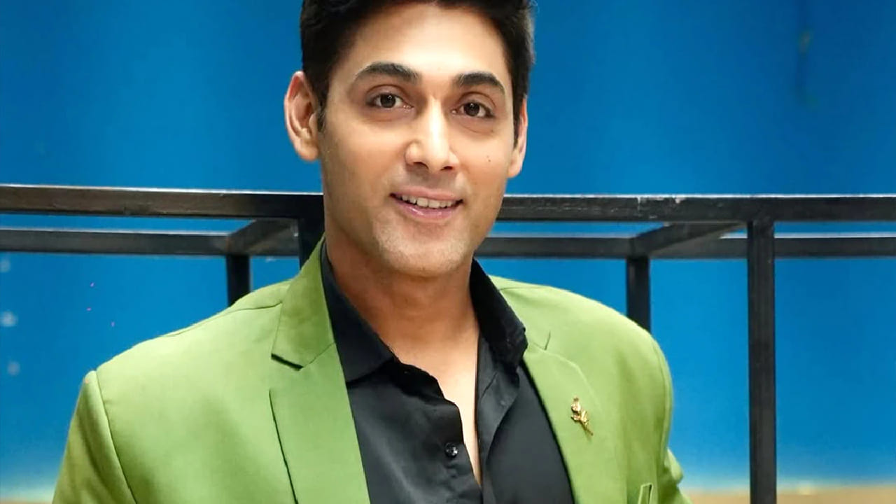 अभिनेता रुस्लान मुमताज याच्याबाबत एक किस्सा खूप चर्चेत आला होता. मीडिया रिपोर्ट्सनुसार, I Don't Love You या चित्रपटातील इंटिमेट सीन शूट करताना तो भावनांमध्ये वाहून गेला होता. या सीनदरम्यान त्याने सह-अभिनेत्री चेतना पांडे हिच्या ड्रेसची झिप उघडल्याची चर्चा होती.