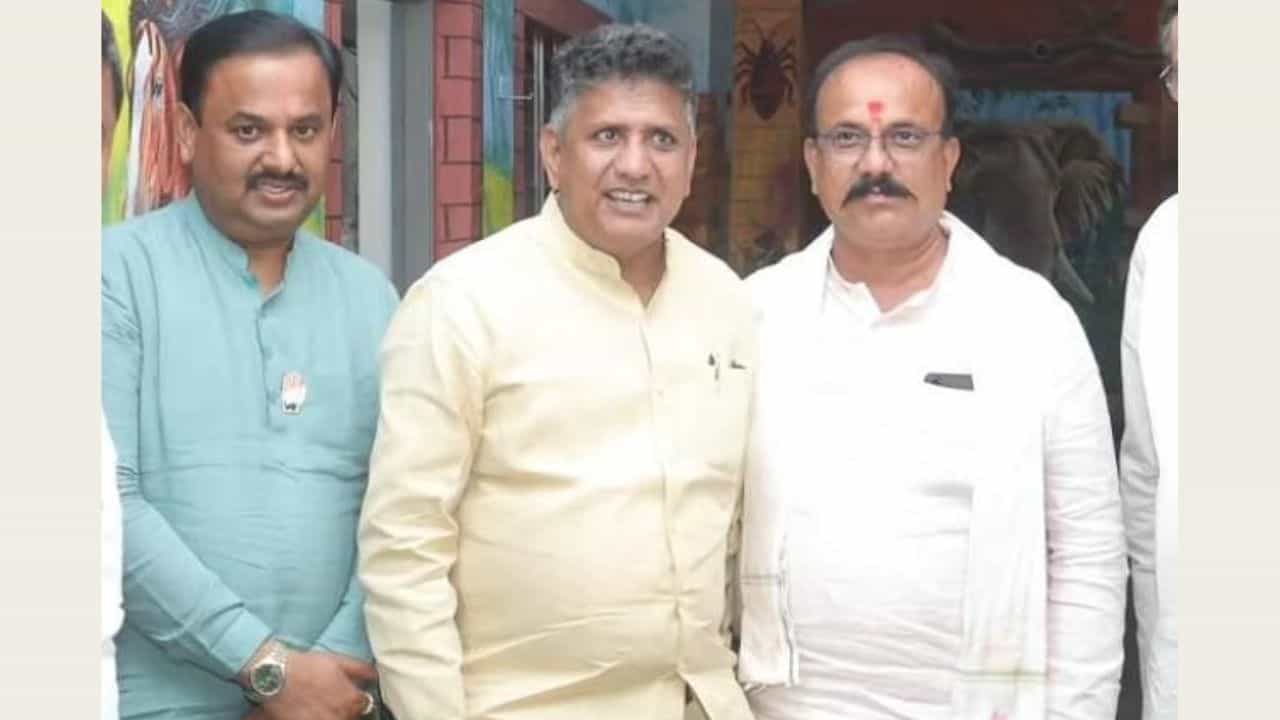 बारामती पोटनिवडणुकीसाठी काँग्रेसकडून उमेदवार जाहीर, कोण आहेत आकाश मोरे?