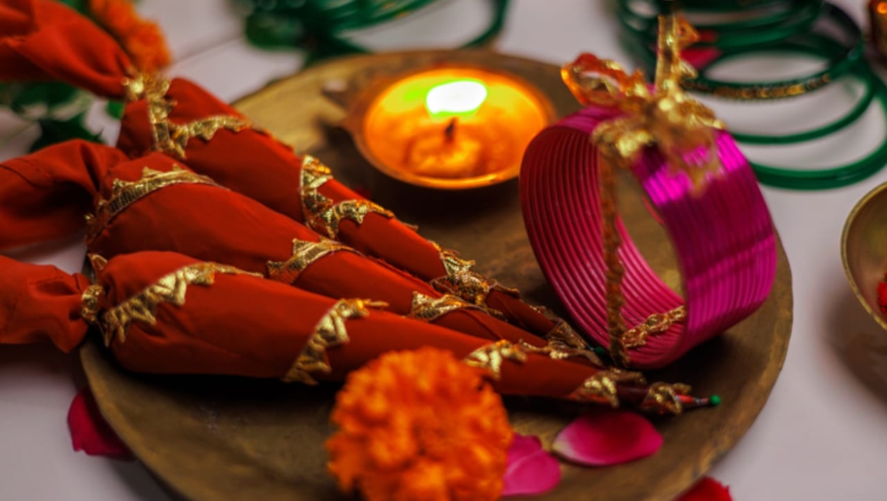 ( डिस्क्लेमर : वरील माहिती उपलब्ध स्रोतावरून देण्यात आलेली आहे. याच्या तथ्यांबद्दल आम्ही कुठलाही दावा करीत नाही, तसेच अंधश्रद्धेला दुजोरा देत नाही)