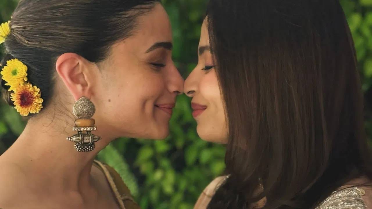 बॉलीवुड स्टार आलिया भट्टची बहिण शाहीन भट्ट सोशल मीडियावर चर्चेत आहे.  याचं कारण तिची पर्सनल लाइफ आहे. शाहीनने लॉन्ग टर्म बॉयफ्रेंड सोबत साखरपुडा केला आहे. त्याचे फोटो तिने तिच्या इन्स्टाग्राम अकाऊंटवर शेअर केलेत. 