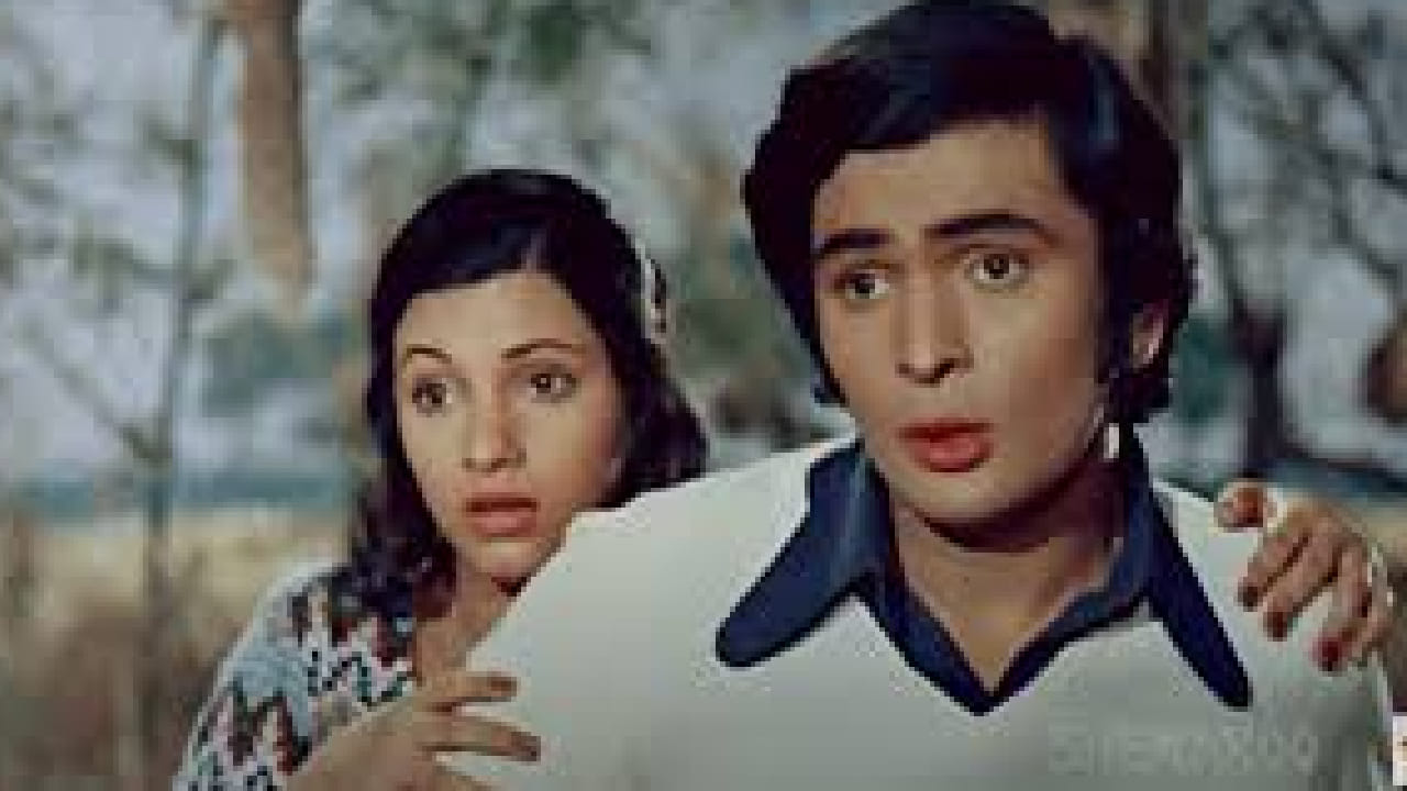 त्या वेळी लक्ष्मीकांत यांनी मजेत म्हटले की, 'तू काय बनवत आहेस? ही तर एखादी भूलभुलैय्यासारखी इमारत आहे. जर कोणी एका खोलीत अडकला तर त्याला शोधणं कठीण जाईल. याच साध्या पण वेगळ्या प्रसंगातून गाण्याची कल्पना जन्माला आली. 