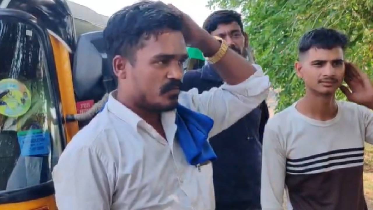 लॉकडाऊनमध्ये आम्ही गावाला गेलो होतो. परवड होत होती. लॉकडाऊन संपल्यानंतर परत आलो. त्यामुळे आता आमचा संसार कसाबसा सुरू झाला होता. पण त्यात आता या वादाची भर पडली आहे. त्यामुळे आमच्या रोजीरोटीचा प्रश्न उभा ठाकला आहे. त्यामुळेच आम्ही परत आमच्या गावाकडे जाण्याचा निर्णय घेतला आहे, असं हे रिक्षाचालक सांगत आहेत. आम्हाला कोणत्याही वादात पडायचं नसल्याचंही त्यांचं म्हणणं आहे. 