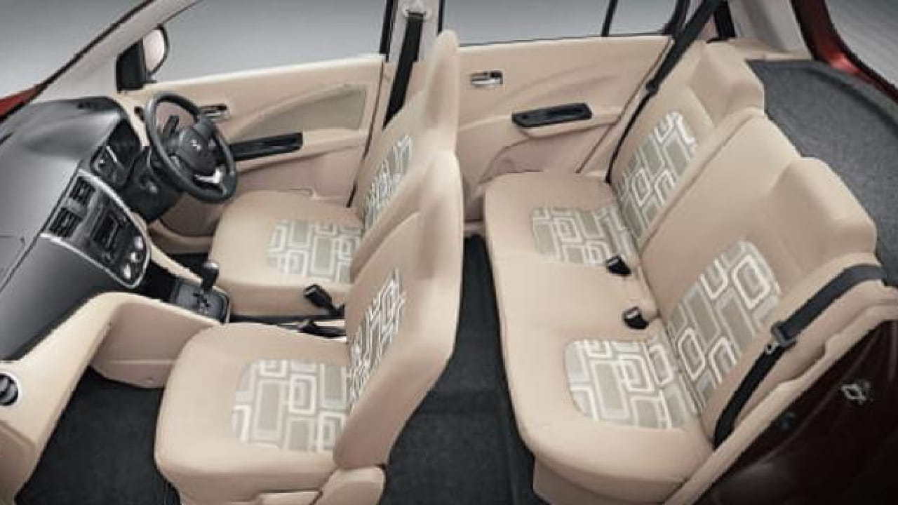 कंपनीकडून वेगवेगळ्या मॉडेल्सवर वेगवेगळ्या प्रमाणात सूट दिली जात आहे. इग्निसवर 50 हजार रुपयांपर्यंत सूट. बलेनोवर 40 हजार रुपयांपर्यंत सूट, तर इतर काही मॉडेल्सवर 55 हजार रुपयांपर्यंत सूट, ग्रँड व्हिटारावर तब्बल 1.7 लाख रुपयांपर्यंत सूट, इन्व्हिक्टोवर सर्वाधिक म्हणजे 2.15 लाख रुपयांपर्यंत सवलत दिली जात आहे. 