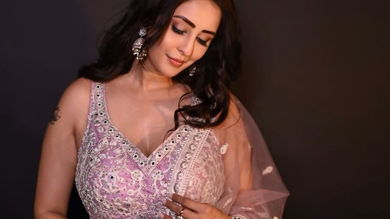 2024 मध्ये ‘टेली टॉक इंडिया’ला दिलेल्या मुलाखतीत चाहतने सांगितले होते की धर्मपरिवर्तनाचा त्यांना पश्चात्ताप नाही. इस्लाममधील शिकवणींमधून तिने बरेच काही शिकले जरी नंतर ती पुन्हा सनातन धर्मात परतली. धर्मपरिवर्तनाच्या काळात काही गोष्टींनी तिला गोंधळात टाकले होते.