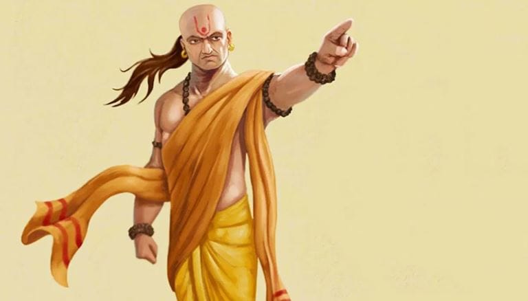 तुमचा जोडीदार त्याच्या आयुष्यातील काही गोष्टी लपवत असेल, तुम्हाला अंधारात ठेवून काही गोष्टी करत असेल तर तुमच्या नात्यात भविष्यात वितुष्ट निर्माण होऊ शकते, असे समजावे. त्यामुळे जोडीदार निवडताना यो गोष्टींची काळजी घ्यावी. 