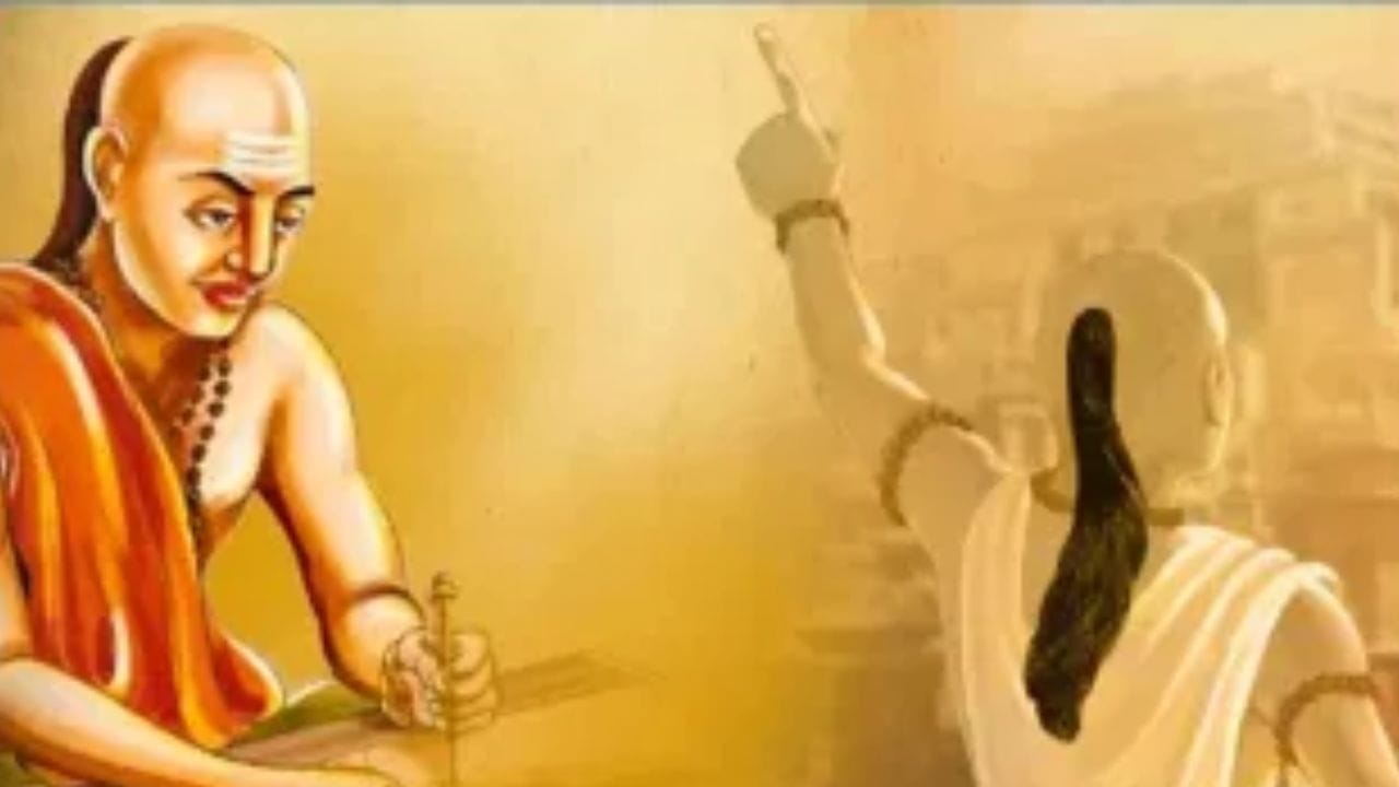 Chanakya Niti : या चार चुकांमुळे आयुष्यात होतं फार मोठं नुकसान, चाणक्यांच्या या सल्ल्याकडे दुर्लक्ष नको Chanakya Niti : या चार चुकांमुळे आयुष्यात होतं फार मोठं नुकसान, चाणक्यांच्या या सल्ल्याकडे दुर्लक्ष नको