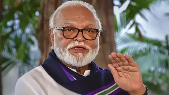 रिक्षा- टॅक्सी चालकांसाठी मराठीची सक्ती; भुजबळांची पहिली प्रतिक्रिया