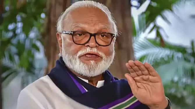 रिक्षा- टॅक्सी चालकांसाठी मराठीची सक्ती; भुजबळ पहिल्यांदाच बोलले, मोठं वक्तव्य