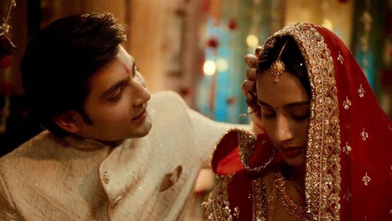 'चिरैया'मधील वेडिंग नाइटचा सीन, थरथर कापत अभिनेत्याला कोसळलं रडू; कसा झाला चित्रीत? 'चिरैया'मधील वेडिंग नाइटचा सीन, थरथर कापत अभिनेत्याला कोसळलं रडू; कसा झाला चित्रीत?