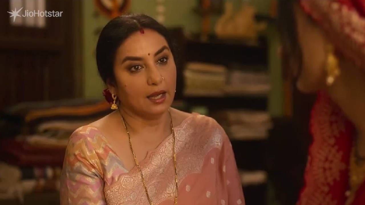 'चिरैया'मध्ये लखनौमधल्या एका कुटुंबाची कथा दाखवण्यात आली आहे. जिथे मुखिया पापाजी (संजय मिश्रा) यांचं साहित्यिक क्षेत्रात मोठं नाव असतं. ते महिलांचे अधिकार, न्याय, बरोबराची साथ, चुकीचा विरोध यांबद्दल बरंच काही बोलतात. तर या कुटुंबाची मोठी सून कमलेश (दिव्या दत्ता) ही अत्यंत संस्कारी आणि सर्वांची काळजी घेणारी आहे. 
