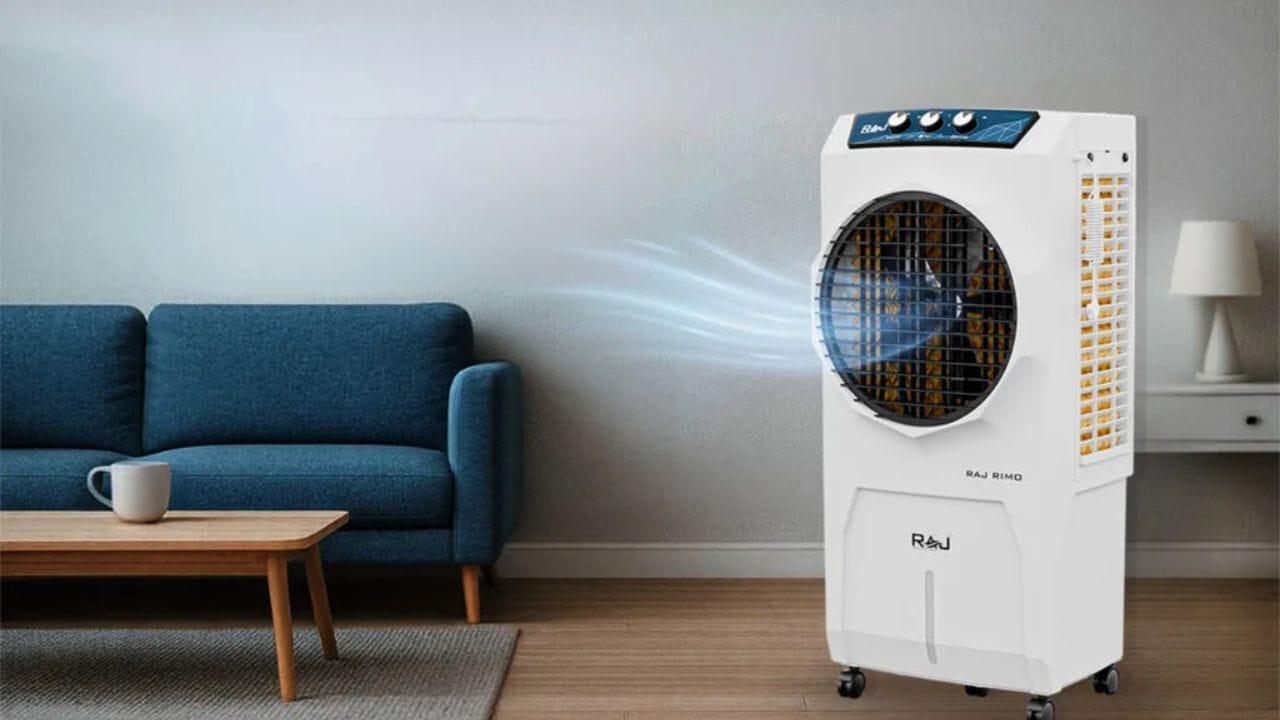 जर आपण मध्यम आकाराचा २२० वॅट्सचा कुलर गृहीत धरला, तर तो एका तासाला साधारण ०.२२ युनिट्स वीज खर्च करतो. या हिशोबाने जर तुम्ही हा कुलर फक्त रात्री ८ तास चालवला, तर दररोज १.७६ युनिट्स वीज वापरली जाते.