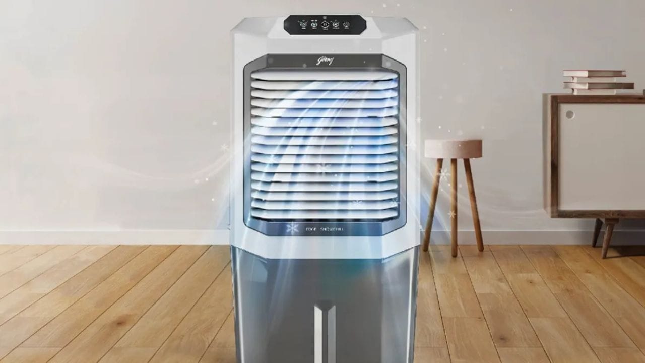 २०२६ मधील भारतातील सरासरी वीज दर प्रति युनिट ₹६.५० धरल्यास, १५ तास कुलर वापरणाऱ्यांना महिन्याला अंदाजे ६५० ते ८०० रुपयांपर्यंत अतिरिक्त खर्च करावा लागू शकतो. जर तुमचे घर उच्च वीज वापराच्या स्लॅबमध्ये येत असेल, तर हा आकडा आणखी वाढू शकतो.