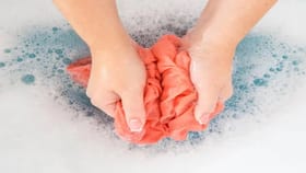 कॉटनचे नवीन कपडे कितीही वेळा धुवा तरी रंग पडणार नाही फिका.