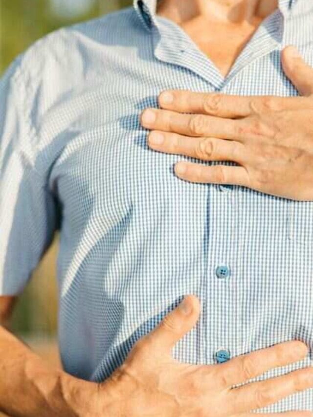 आंबट ढेकर येण्यास हे 5 पदार्थ असतात जबाबदार