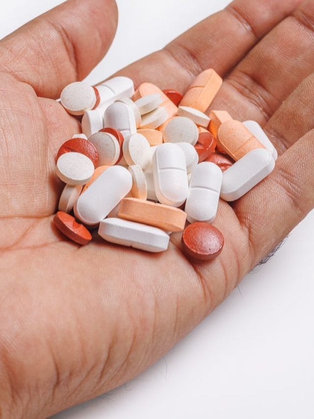 जास्त औषधांचा लिव्हरवर काय परिणाम होतो ?