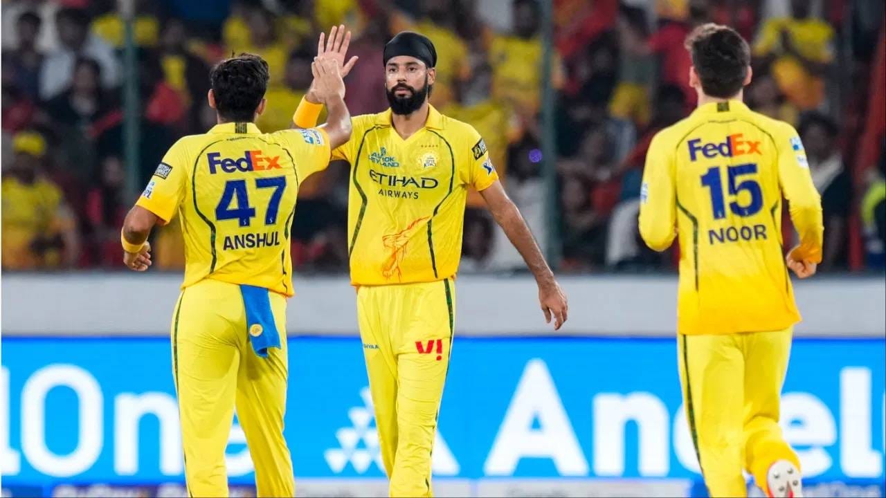 IPL 2026 चांगल्या सरासरीच्या बाबतीत CSK ( 25.9) पेस अटॅक दुसऱ्या नंबरवर आहे. RCB ( 26.16), SRH ( 27.1) आणि RR ची सरासरी (28.08) आहे. (Photo: PTI)