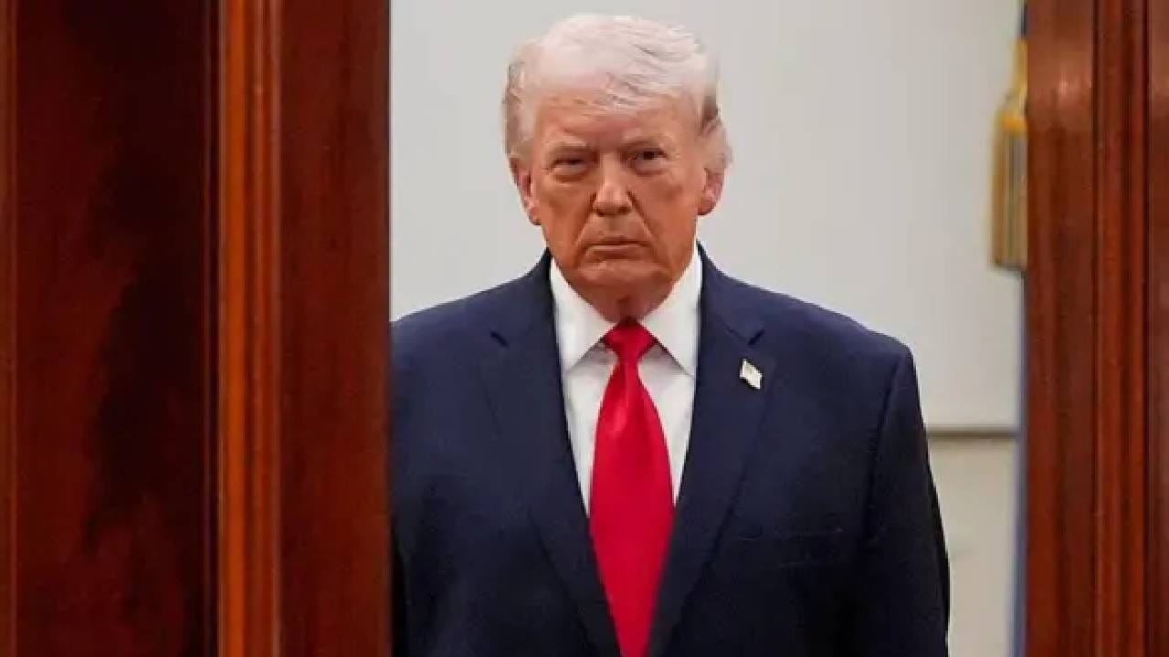 ‘सोन्याचा चमचा घेऊन जन्माला आलेल्यांना..’  भारताविरुद्ध गरळ ओकणाऱ्या डोनाल्ड ट्रम्पना घरचा आहेर..