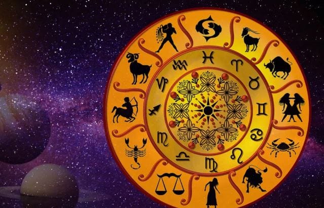 मेष राशीसाठी 1 एप्रिल हा दिवस चांगला ठरणार आहे. या दिवशी अचानक तुम्हाला खूप जवळची व्यक्ती भेटू शकते. कामाच्या ठिकाणी तुम्हाला प्रोमोशन मिळण्याची शक्यता आहे. राजकारणात येण्याची इच्छाही पूर्ण होऊ शकते. घरात क्षुल्लक कारणामुळे भांडण होऊ शकते. त्यामुळे रागावर नियंत्रण ठेवावे. 