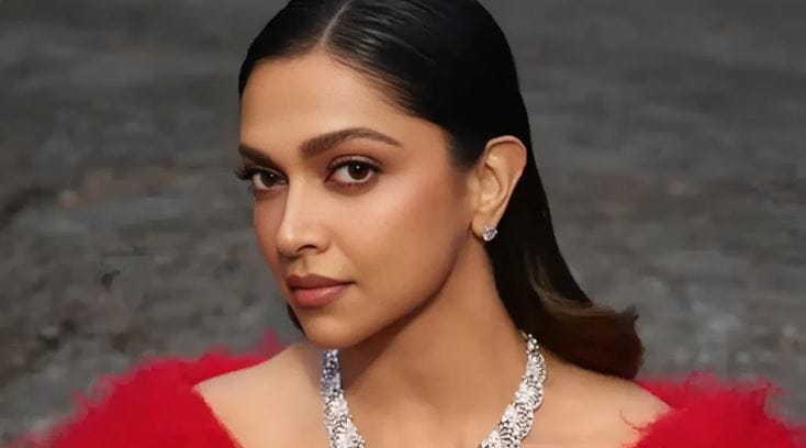 दीपिका पादुकोण ही आता दुसऱ्यांदा आई होणार आहे. आपल्या मुलीचा फोटो पोस्ट करून तिने आपल्या चाहत्यांना ही खुशखबर दिली आहे. ही खुशखबर ऐकताच तिला सर्वजण शुभेच्छा देत आहेत. दरम्यान, दीपिका पादुकोण हिच्या वडिलांची सगळीकडे चर्चा होत आहे. 