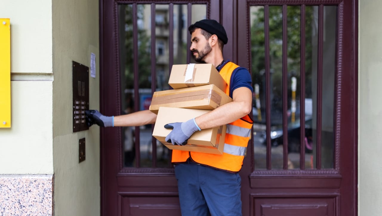 फक्त 4 तास काम आणि लाखो रुपये पगार! तुम्हीही करु शकता नोकरी