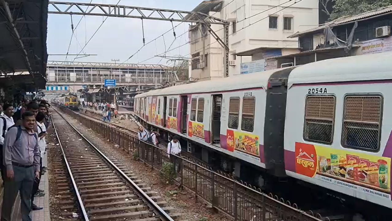 Central Railway : मध्य रेल्वेवर अपघात, प्रवाशांचे हाल, नेमकं काय घडलं?