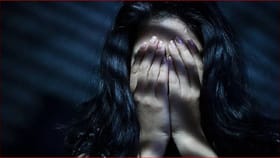 मैत्रिणीच्या वडिलांनी मारलं म्हणून रडत मित्राला फोन केला, पण त्याने....