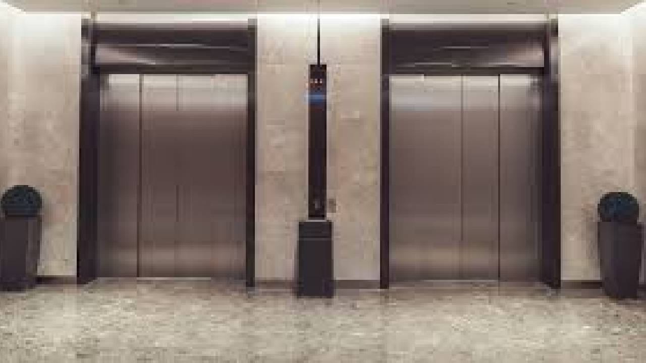 मोठ्या मॉल्स किंवा कार्यालयांमध्ये आता सिग्नल रिपीटर्स किंवा बूस्टर बसवले जातात, ज्यामुळे बेसमेंटमध्येही रेंज मिळते. जर बेसमेंटमध्ये वाय-फाय उपलब्ध असेल, तर तुम्ही तुमच्या फोनमधील 'Wi-Fi Calling' फीचर सुरू करून नेटवर्क नसतानाही स्पष्टपणे बोलू शकता.