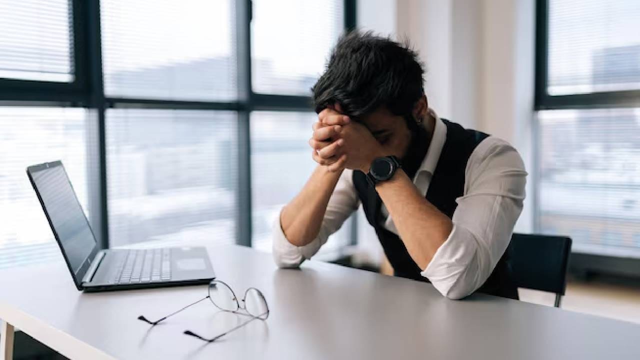 आज तुमचा शेवटचा दिवस.., सकाळी 6 वाजता मेल, या कंपनीने 12000 भारतीय कर्मचाऱ्यांना नोकरीवरून काढलं