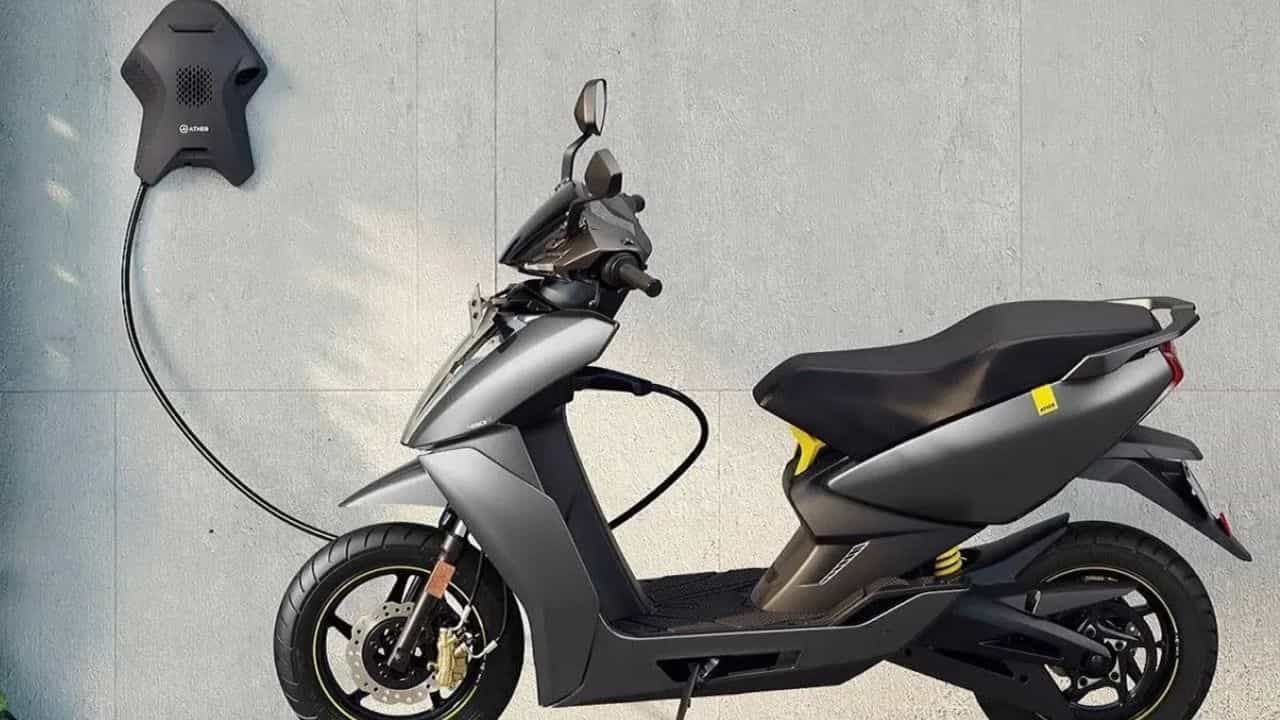 आता पेट्रोलचा खर्च विसरा, दमदार बॅटरीसह, या 5 इलेक्ट्रिक स्कूटर्स बेस्ट, जाणून घ्या