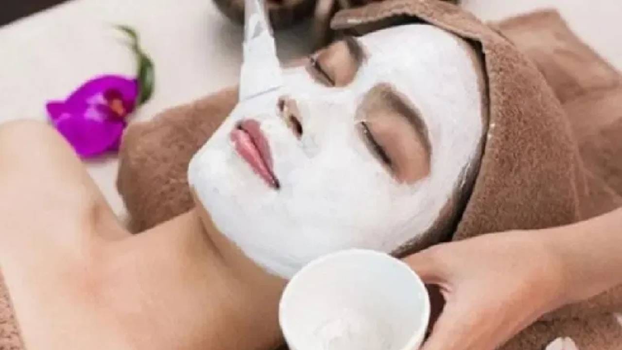 अँटी-एजिंग, सुरकुत्या होतील कमी, महागड्या ट्रीटमेंटचा इफेक्ट देणार ‘हे’ घरगुती फेसपॅक