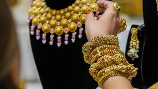 Gold Price Today : सोन्याचा मोठा U-टर्न ! सराफा बाजारात मोठी उलथापालथ, सोन्याचे दर तब्बल…