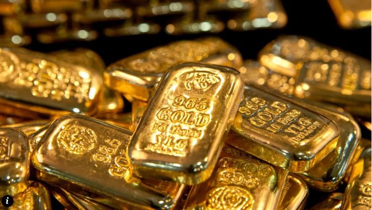 गेल्या काही दिवसांपासून सोने आणि चांदीचा भाव कधी वाढतोय तर कधी कमी होताना दिसत आहे. आजदेखील सोन्याचा भाव कमी झाला आहे. त्यामुळे सामान्यांना एका प्रकारे दिलासाच मिळाला आहे. 