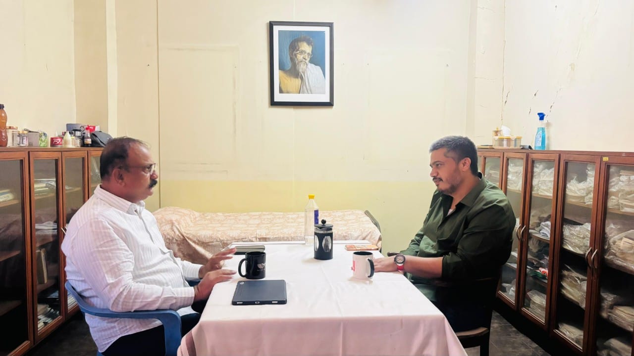 बारामती पोटनिवडणुकीत टि्वस्ट, रोहित पवार अचानक काँग्रेसच्या मोठ्या नेत्याच्या भेटीला, पडद्यामागचा खरा गेम काय?