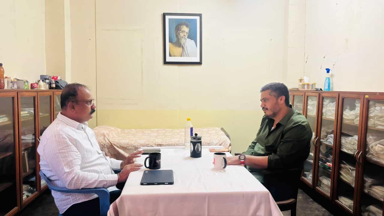 बारामती पोटनिवडणुकीत टि्वस्ट, रोहित पवार अचानक काँग्रेसच्या मोठ्या नेत्याच्या भेटीला, पडद्यामागचा खरा गेम काय?