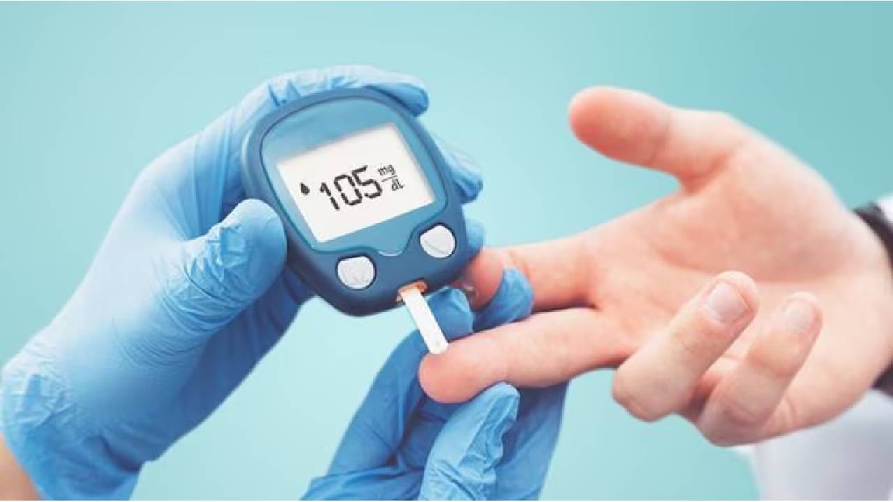  टाईप 2 मधुमेह होण्यापूर्वी आपले शरीर आपल्याला इशारा देतो. जर वेळीच आपल्याला त्या गोष्टी समजल्यातर समस्या कमी होऊ शकते. 