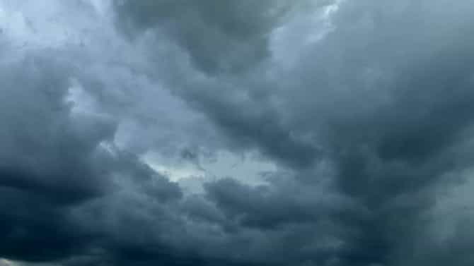 सावधान! अतिमहत्वाच्या कामाशिवाय घराबाहेर जाणे टाळा, मोठं संकट, थेट..