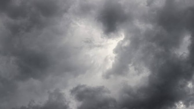 मोठं संकट, अतिमहत्वाच्या कामाशिवाय घराबाहेर जाणे टाळाच, या जिल्ह्यात