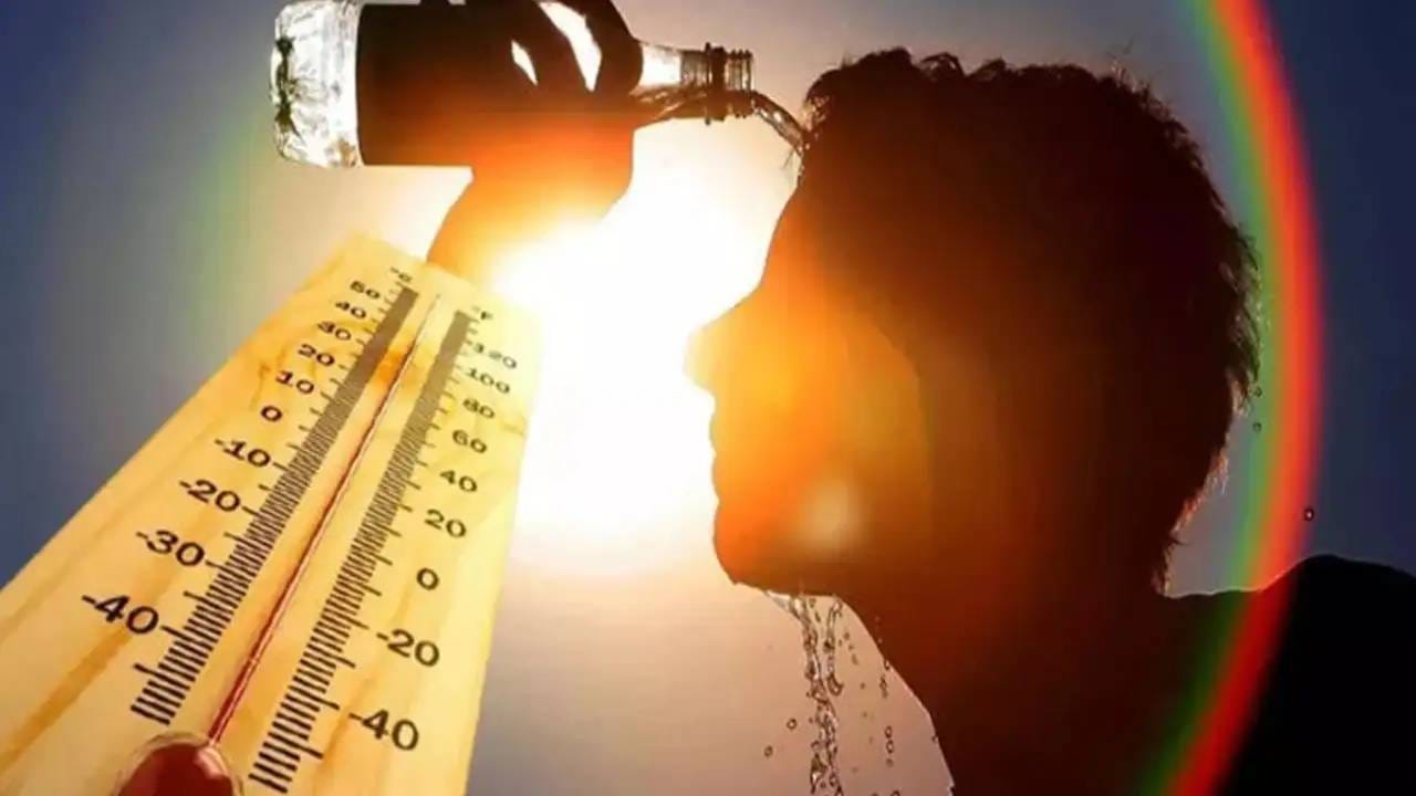 Weather Update : अवकाळी नंतर आता महाराष्ट्रावर मोठं संकट, पुढचे पाच दिवस…. हवामान खात्याचा अलर्ट काय ? Weather Update : अवकाळी नंतर आता महाराष्ट्रावर मोठं संकट, पुढचे पाच दिवस…. हवामान खात्याचा अलर्ट काय ?