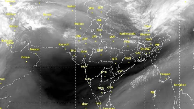घराबाहेर पडणे टाळा, प्रशासनाचा मोठा इशारा, मोठे संकट, तब्बल इतक्या..