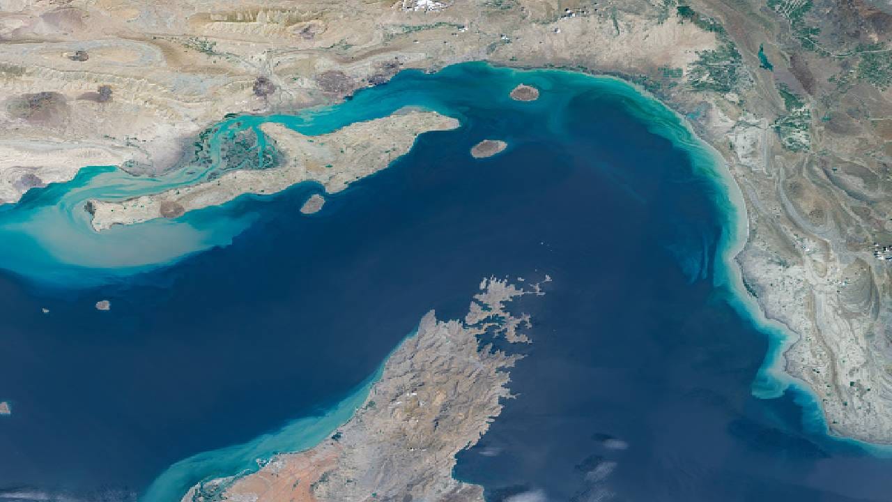 पण आज जे घडलं ते धक्कादायक आहे. गोंधळ वाढवणारी स्थिती आहे. भारताला इराणकडून अशी अपेक्षा नव्हती. जर, इराण भारताला चांगला मित्र मानतो, तर असं शत्रूसारखं वागायला नको होतं. निश्चितच यातून गोंधळात अजून भर पडणार आहे.  Getty Images 