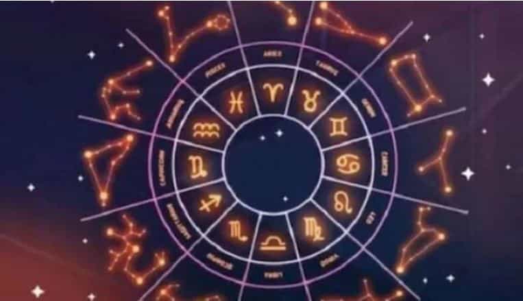 15 एप्रिल हा दिवस काही राशींसाठी खूप चांगाल असणार आहे. या दिवशी काही राशींना करिअरमध्ये चांगली खबर मिळू शकते. तर काही राशीच्या लोकांना आर्थिक पातळीवर चांगला फायदा होऊ शकतो. त्यामुळे या नशीबवान राशी कोणत्या आहेत, ते जाणून घेऊ या..