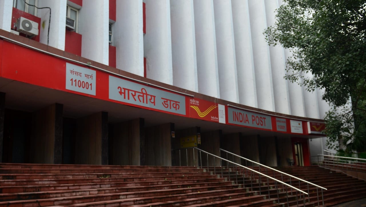 या योजनेचे सर्वात मोठे वैशिष्ट्य म्हणजे यामध्ये गुंतवणुकीची पूर्ण सुरक्षितता असते, कारण सरकार स्वतः या परताव्याची हमी देते. सध्याच्या नियमांनुसार, या योजनेत गुंतवलेली रक्कम ११५ महिन्यांत (९ वर्षे आणि ७ महिने) दुप्पट होऊन मिळते.