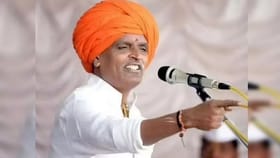 इंदुरीकर पुन्हा चर्चेत, ज्या बाबाच्या पाया पडले त्याला पोलिसांनी उचललं.