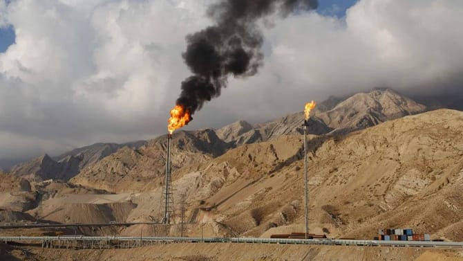 इराणचा महाविनाश, इस्त्रायलचा थेट तेलाच्या ठिकाणांवर...भयंकर घडलं!