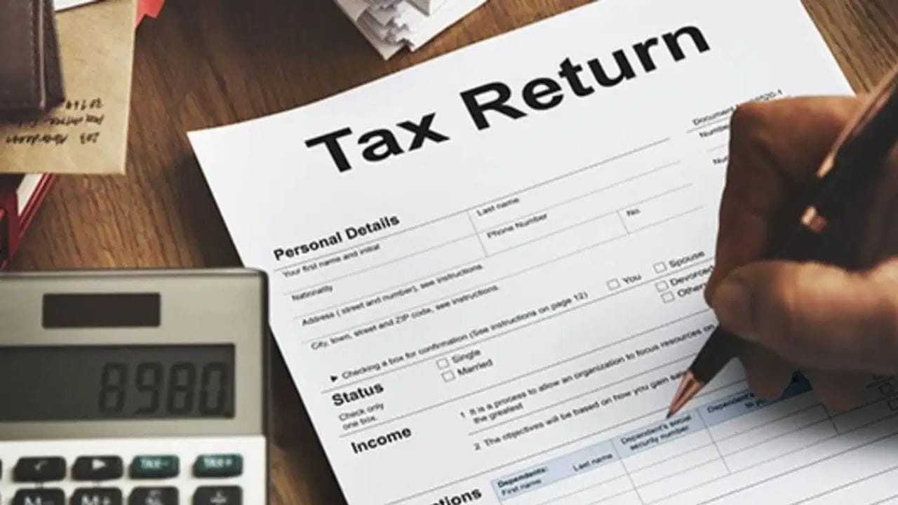 शून्य उत्पन्न असूनही ITR का भरावा? जाणून घ्या 'झिरो ITR' फाइल करण्याचे 5 मोठे फायदे शून्य उत्पन्न असूनही ITR का भरावा? जाणून घ्या 'झिरो ITR' फाइल करण्याचे 5 मोठे फायदे