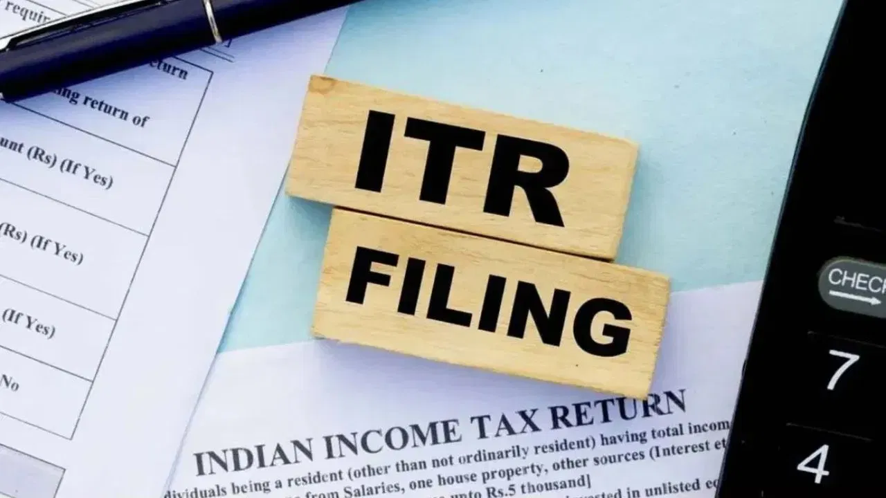 ITR भरताना तुमच्यासाठी योग्य फॉर्म कोणता, अंतिम मुदत काय आहे? जाणून घ्या - Marathi News | How to choose the right ITR form for AY 2026 27 see details here | TV9 Marathi