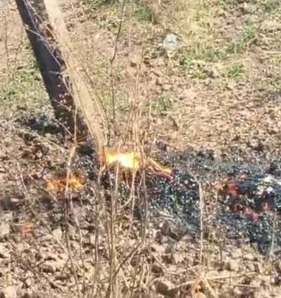 समोर आलेला हा प्रकार नेमका काय आहे? याची माहिती घेण्याचा प्रयत्न या अधिकाऱ्यांनी केला. तज्ज्ञ अधिकाऱ्यांनी या घटनास्थळाची पाहणी केल्यानंतर नेमके सत्य समोर आले आहे.  जालना विभागाचे आपत्ती व्यवस्थापन अधिकारी दीपक काजळकर आणि महावितरणचे सहाय्यक अभियंता संजय गहाणे यांच्या माहितीनुसार समोर आलेला प्रकार कोणतीही नैसर्गिक आपत्ती नाही.