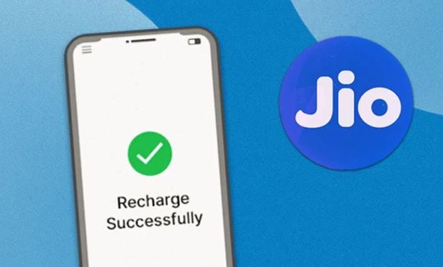 जिओ ही टेलिकॉम क्षेत्रातील सर्वात महत्त्वाच्या कंपन्यांपैकी एक आहे. या कंपनीने आपल्या ग्राहकांसाठी आतापर्यंत अनेक आकर्षक आणि किफायतशीर रिचार्ज प्लॅन आणलेले आहेत. आता पुन्हा एकदा या कंपनीने नवा रिचार्ज प्लॅन लॉन्च केला आहे. 