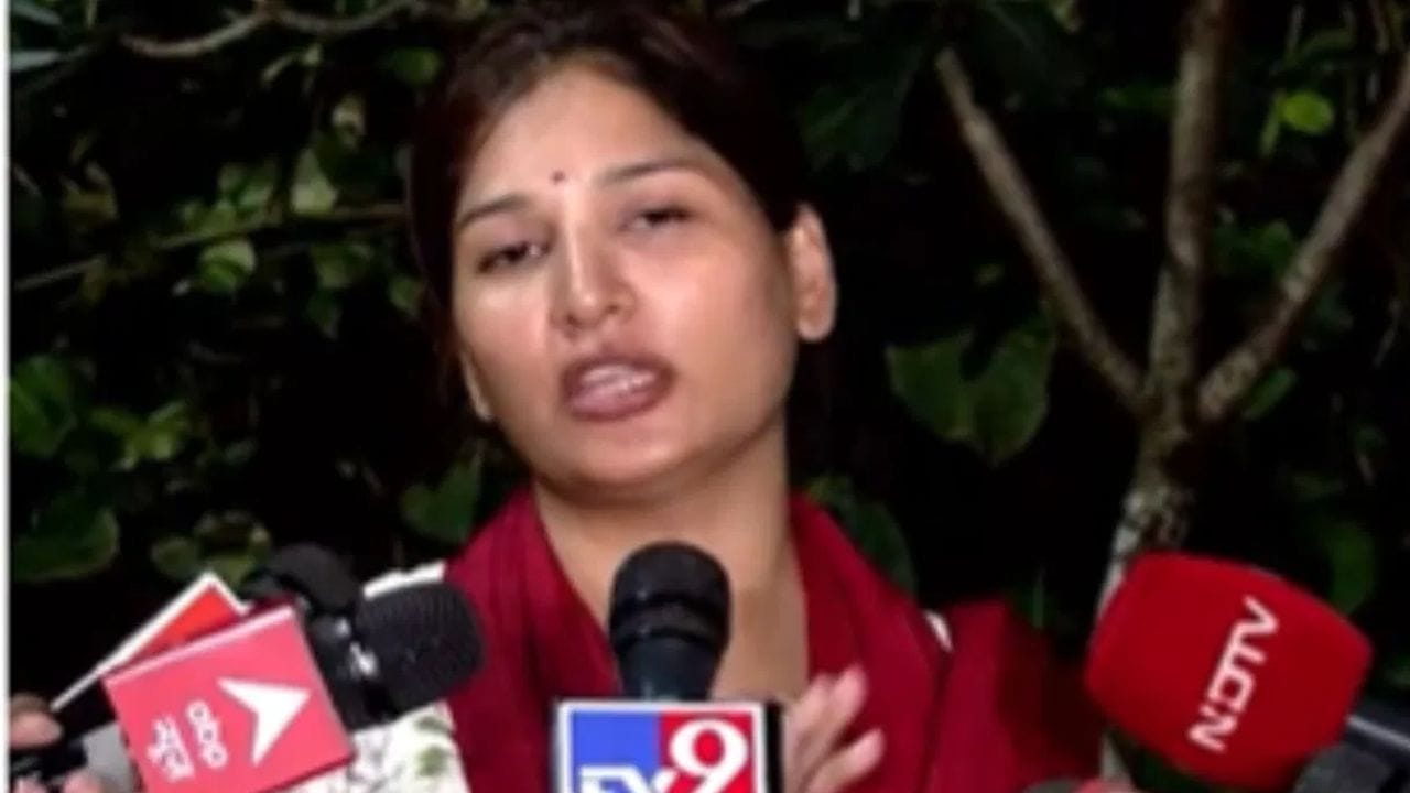 नरहरी झिरवळांचा व्हिडीओ कोणी व्हायरल केला? करुणा मुंडेंचा खळबळजनक दावा, थेट नावच घेतलं