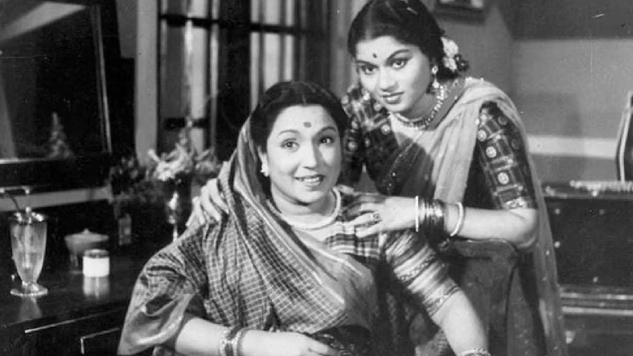 साल १९४८ मध्ये ‘गृहस्थी’ चित्रपटातून त्यांचे पुनरागमन झाले. १९५० मध्ये व्ही. शांताराम यांच्या ‘दहेज’ चित्रपटात त्यांनी प्रथमच क्रूर सासूचा रोल साकारला. या भूमिकेने त्यांना रातोरात प्रसिद्धी दिली. प्रेक्षक इतके प्रभावित झाले की अनेक माताएं देवाकडे प्रार्थना करत की त्यांच्या मुलीला ललिता पवारांसारखी सासू मिळू नये. त्यांनी दिलीप कुमार, देव आनंद, राज कपूर सारख्या तारकांसोबत काम केले, जे वयाने त्यांच्यापेक्षा लहान होते, पण त्यांना आईचे रोल करावे लागले. त्यांच्या प्रमुख चित्रपटांमध्ये श्री ४२०, आनंद, दाग, नसीब, बॉम्बे टू गोवा, अनाड़ी इत्यादींचा समावेश आहे.